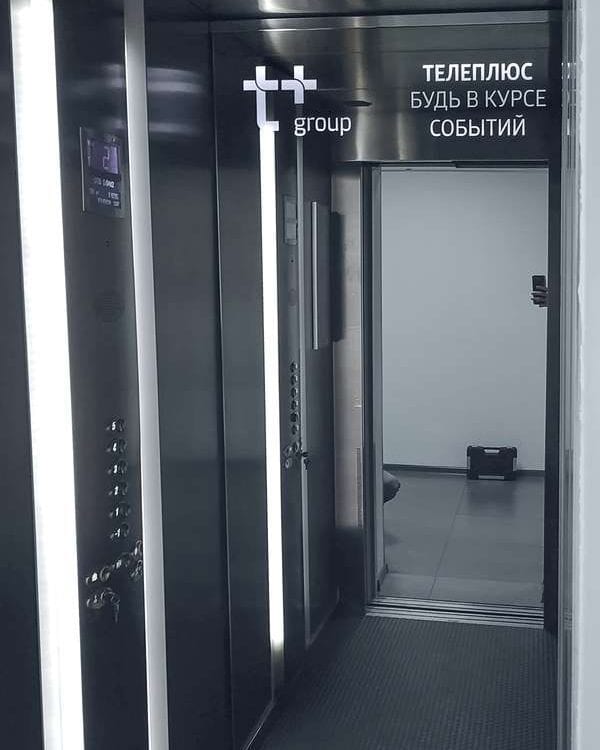 Установка телевизора в кабине лифта